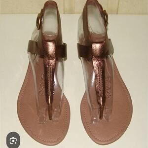 Fossil Suzie copper metalic leather thong sandals. Size 7